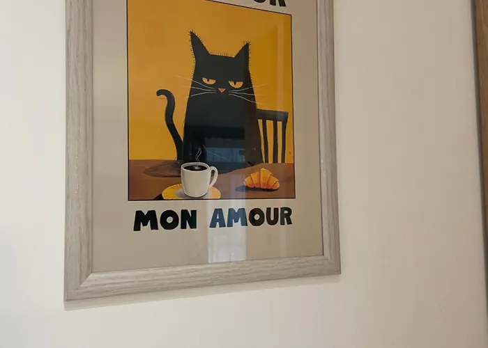 Posh Cat *
